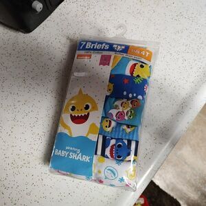 New Baby Shark 7 Briefs Size Boy's 4T